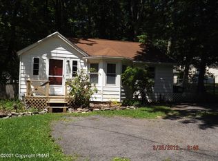 108 Fairview Ave, Mount Pocono, PA 18344