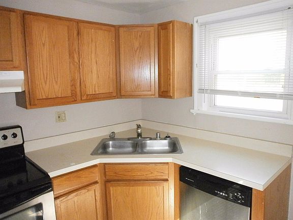 3rd image of 3720 Alaska Ct