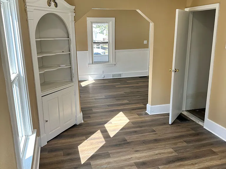 464 Grandview Ave — Photo 16