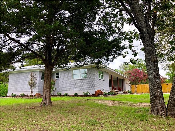 2nd image of 107 N Florida Dr