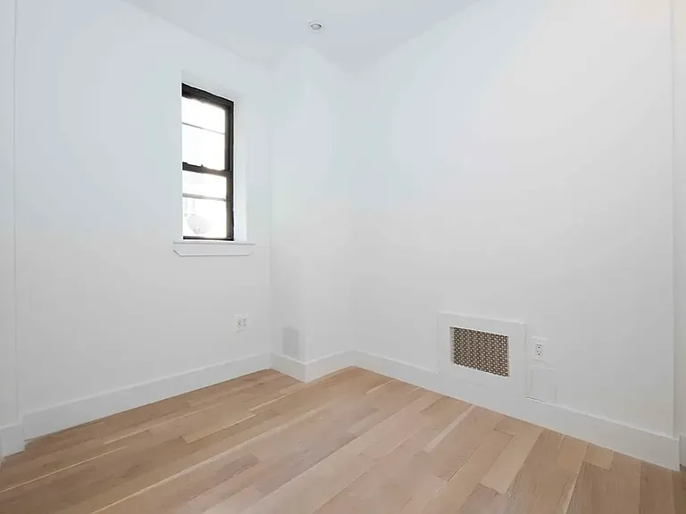 145 E 35th St #6RW — Photo 3