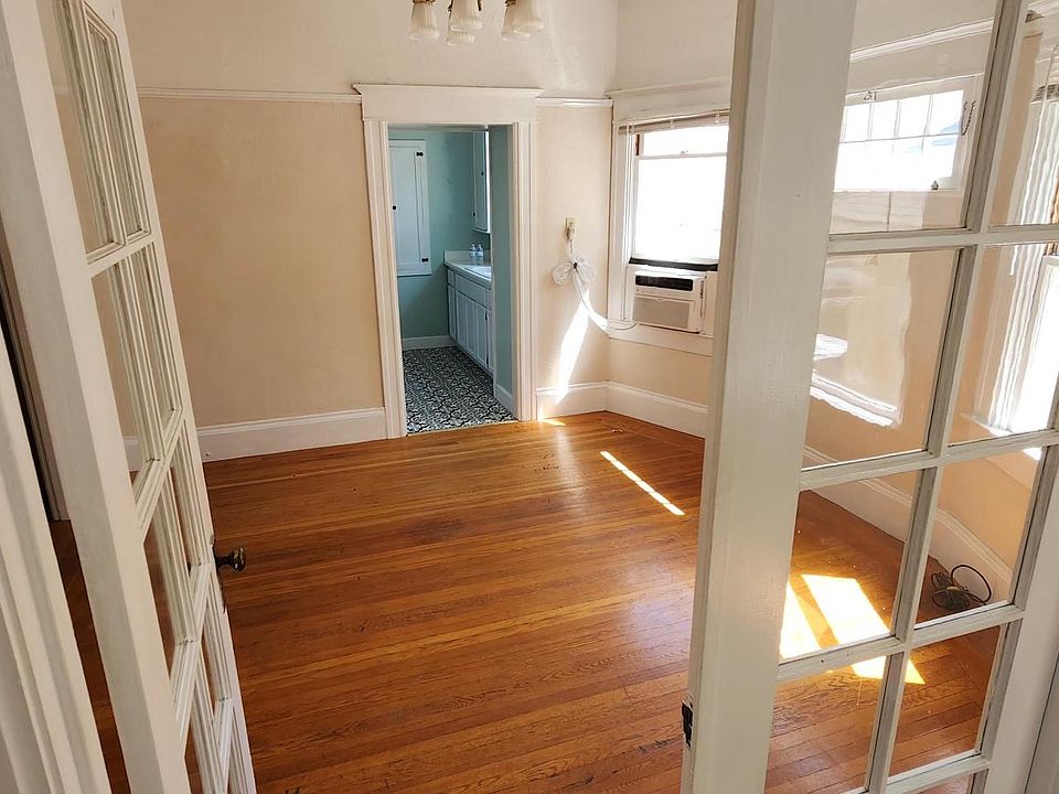 1st image of 717 22nd St APT 2