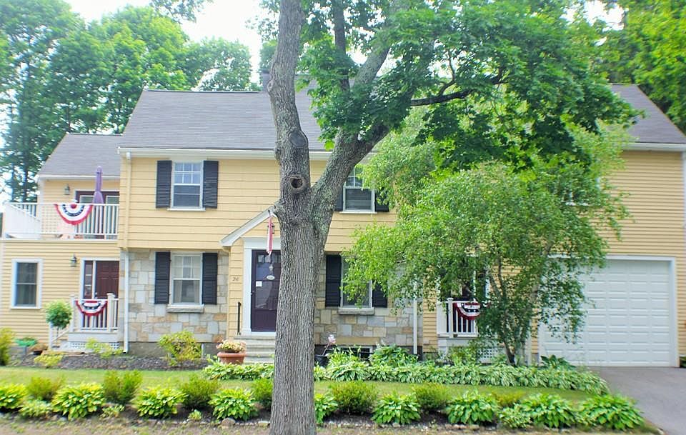 2nd image of 26 Keene St