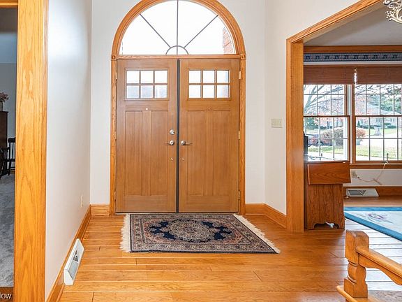 2nd image of 7662 Winterberry Dr