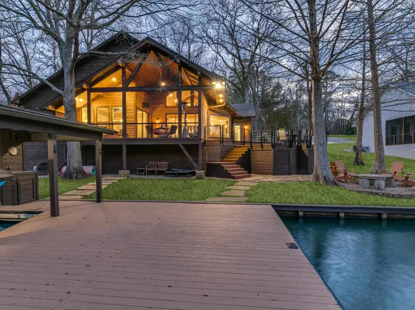 1607 Canadian Dr, Scroggins, TX 75480