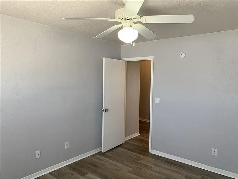 2807 Cantabrian Dr #B — Photo 22