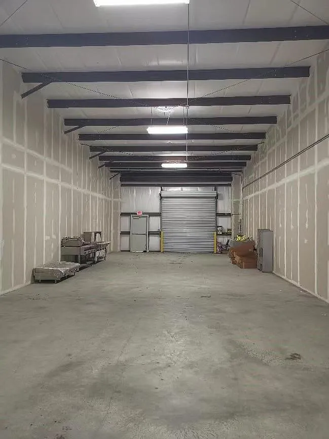 Studio, 12000 sqft, $2,500 — Photo 3