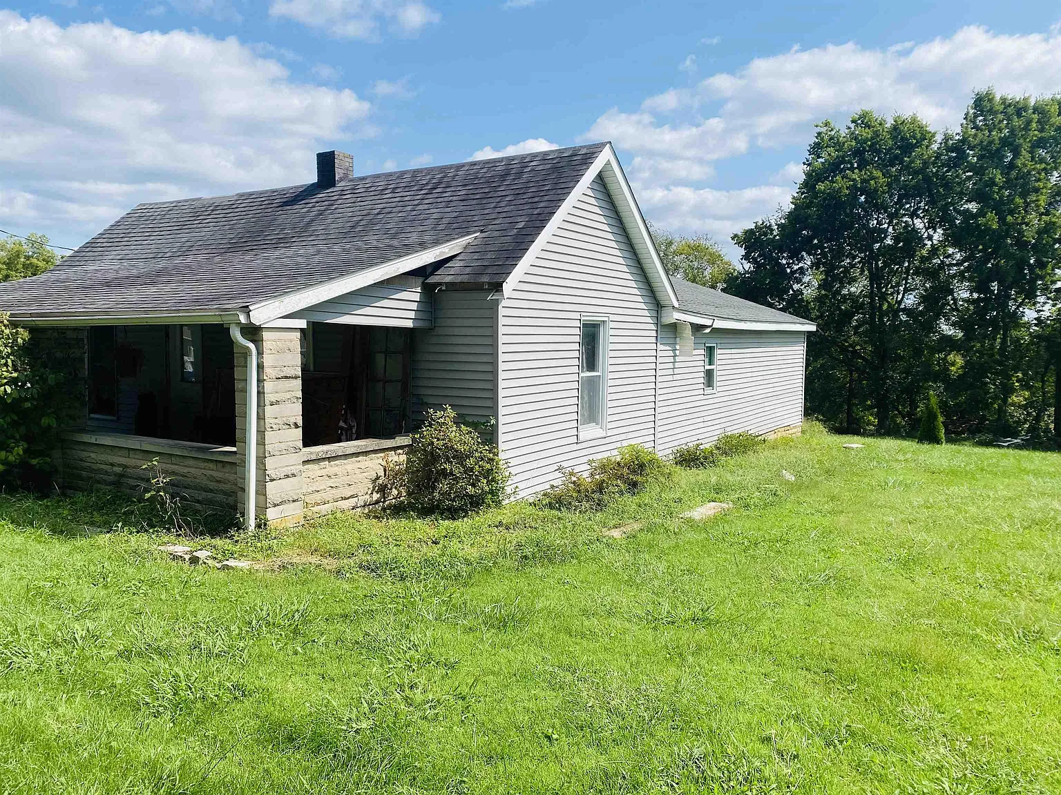 726 Heltonville Rd photo 1