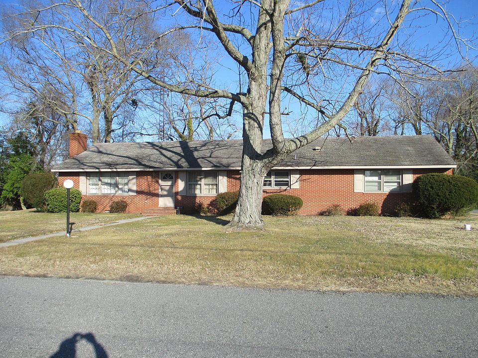 1st image of 200 Branch St