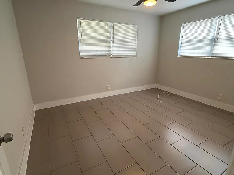 110 SW 7th Ave #2 — Photo 4
