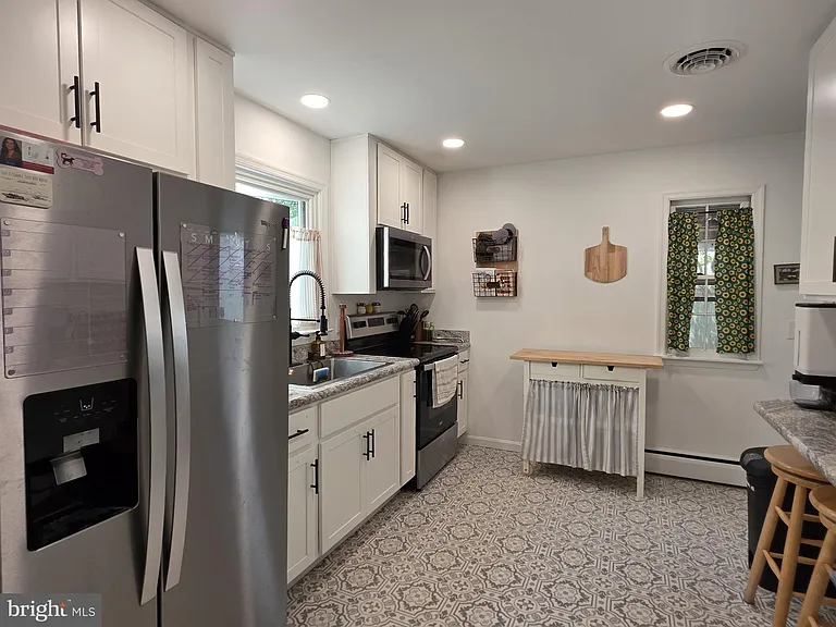 4 Carolee Dr — Photo 10