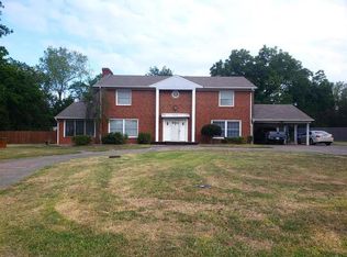 304 Country Club Dr, Holdenville, OK 74848