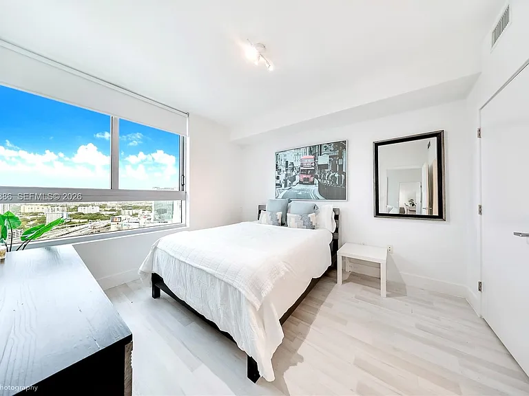 90 SW 3rd St #3109 — Photo 5