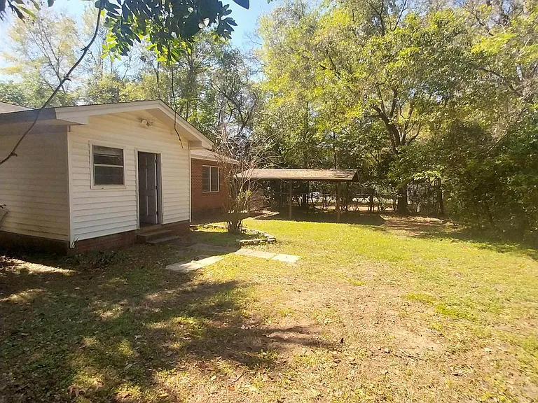 1428 Charlotte St — Photo 17