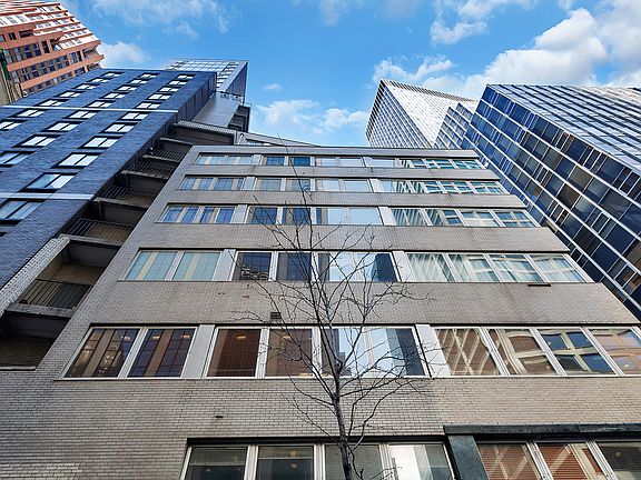 5th image of 130 Water St APT 10D