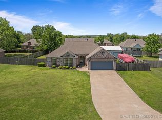 1104 S Mockingbird Ln, Skiatook, OK 74070