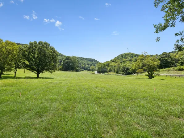 2360 N Berrys Chapel Rd, Franklin, TN 37069