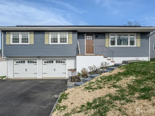 359 Evergreen Dr, Brick, NJ 08723