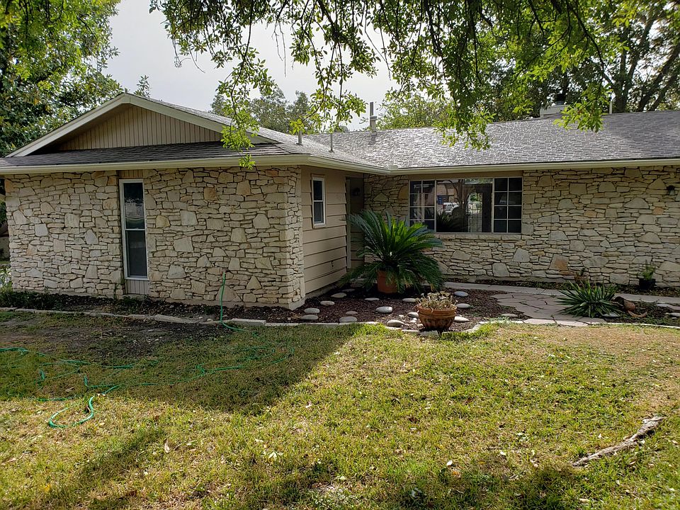 1st image of 402 Northtrail Dr