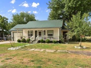 129 W Bell St, Bartlett, TX 76511