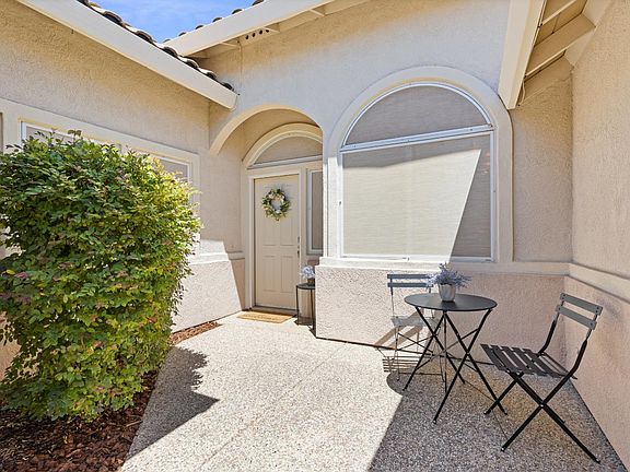 5th image of 5596 Lantern Grove Ln