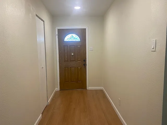 3 bed, 1277 sqft, $2,100 — Photo 3