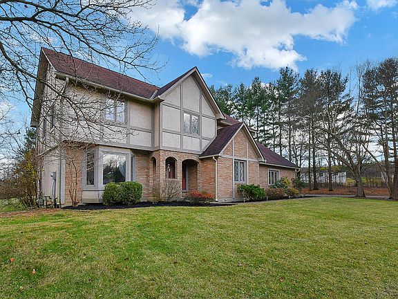 3rd image of 52 Victoria Dr