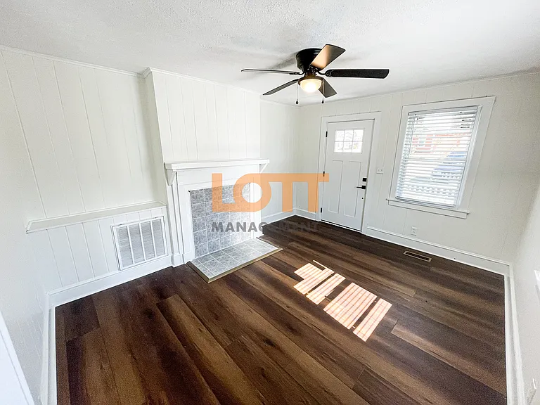 1 Hollywood Cir — Photo 7
