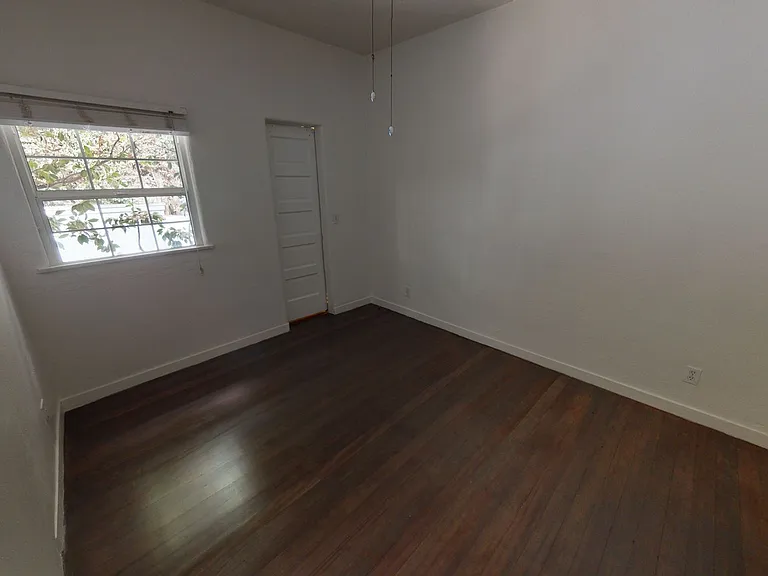 West Hollywood Oasis! *Free Rent* — Photo 9