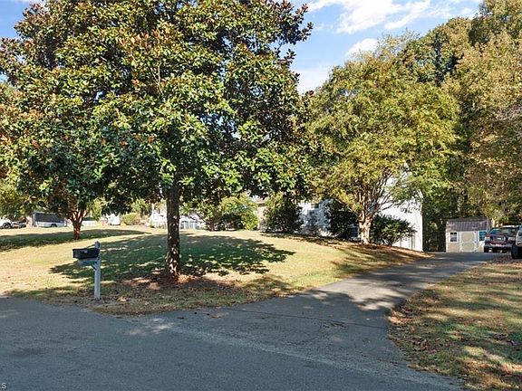 3rd image of 338 Lori Ln