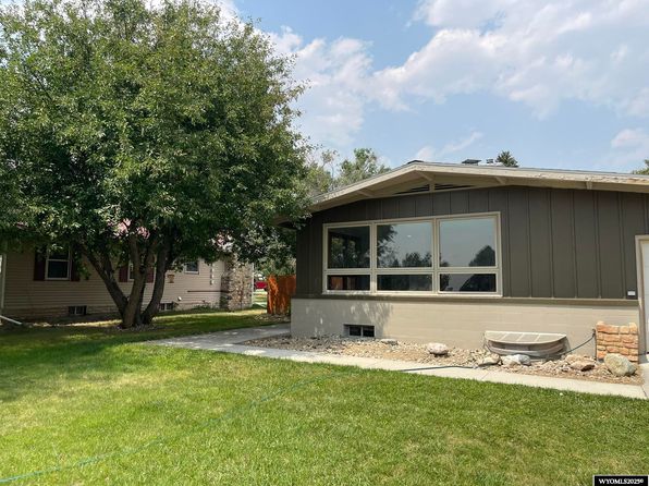 842 Fort St, Buffalo, WY 82834