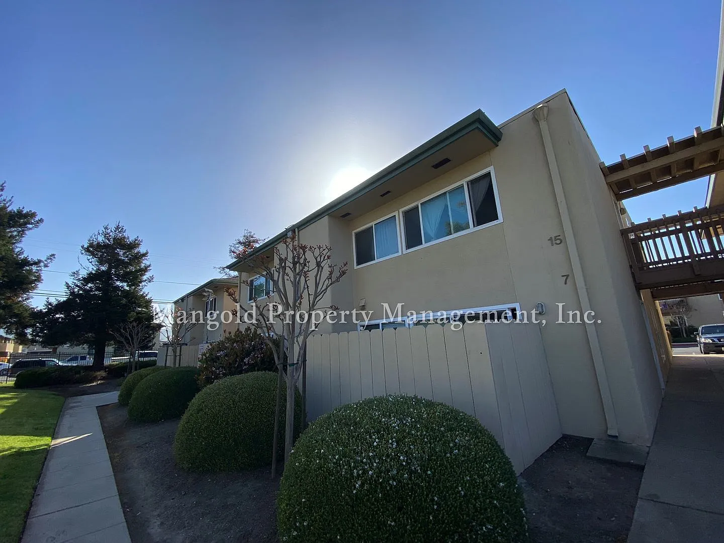 Sunset Park Apartments — Photo 4