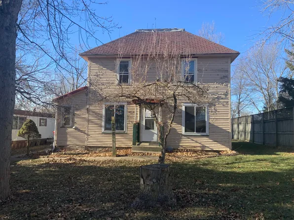 726 4th St, Colo, IA 50056