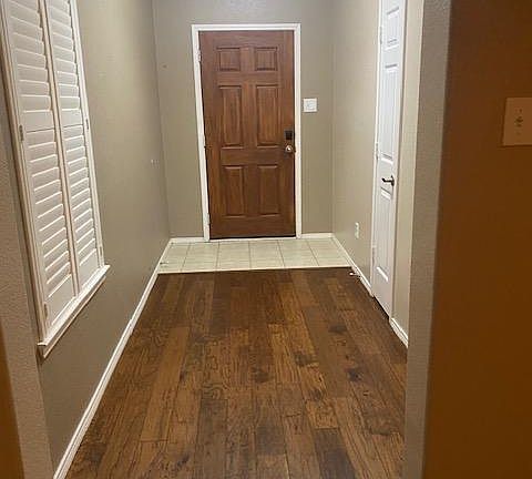 4th image of 317 Long Prairie Dr