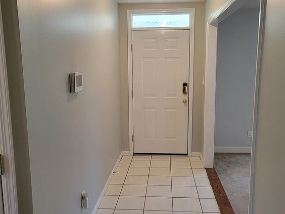 4th image of 554 Oak Brook Dr