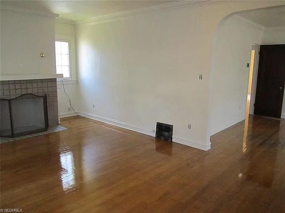 4th image of 3474 Raymont Blvd #2