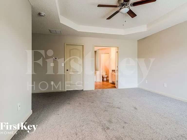 894 Hawk Creek Trl — Photo 8