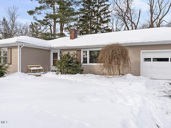 5th image of 6 Maple Ridge Avenue