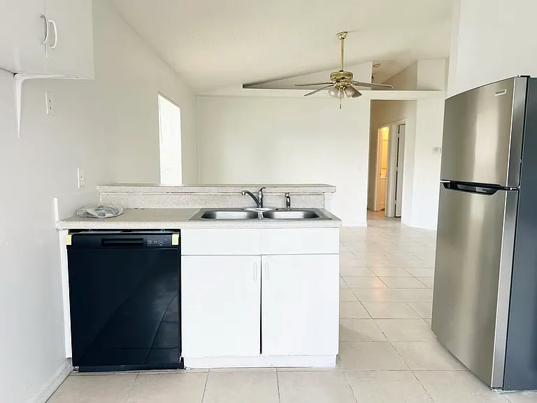 464 Spreading Oak Cir — Photo 6