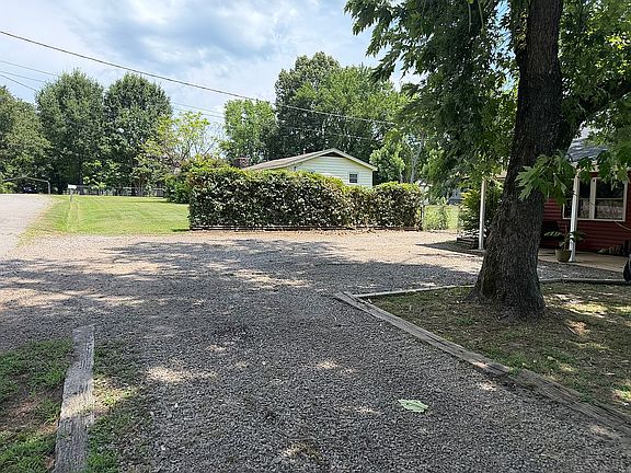 4th image of 1105 Avenue 4 SE