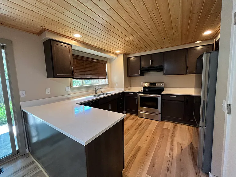 2806 NE Shepard Rd #1 — Photo 3