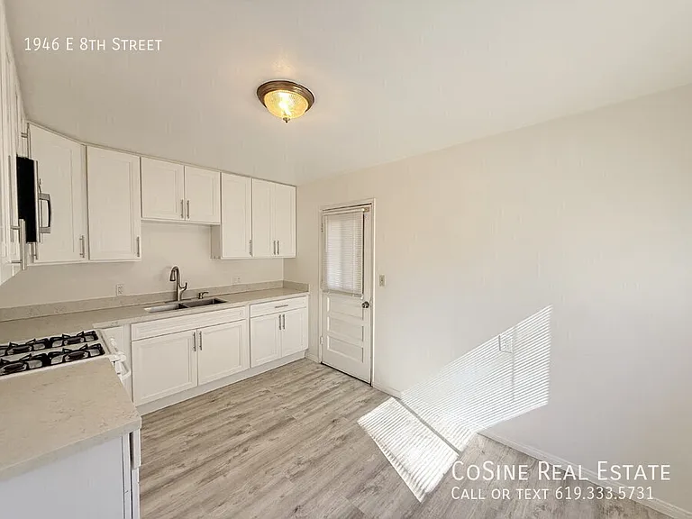 1946 E 8th St — Photo 5