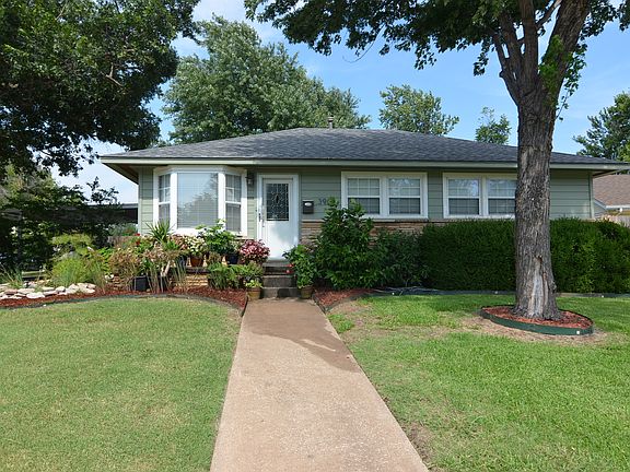 Cozy walk up entrance to home