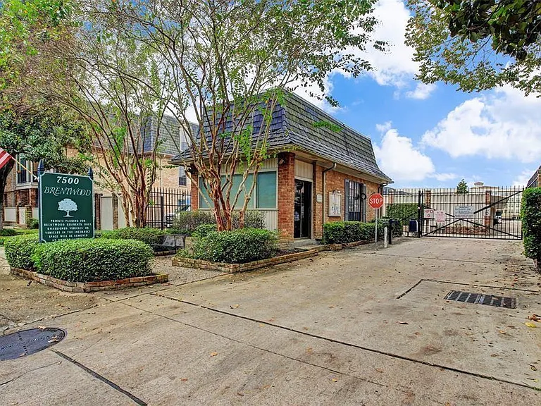 2400 N Braeswood Blvd #120 — Photo 15