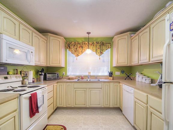 3rd image of 1452 Winged Foot Dr