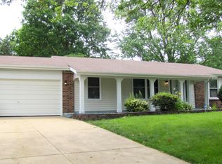 4 Silverbrook Dr, Florissant, MO 63033