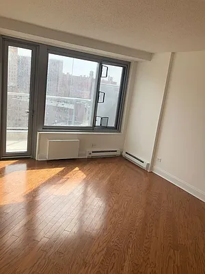 Rented by Metropolis Real Estate of Manhattan | media 13