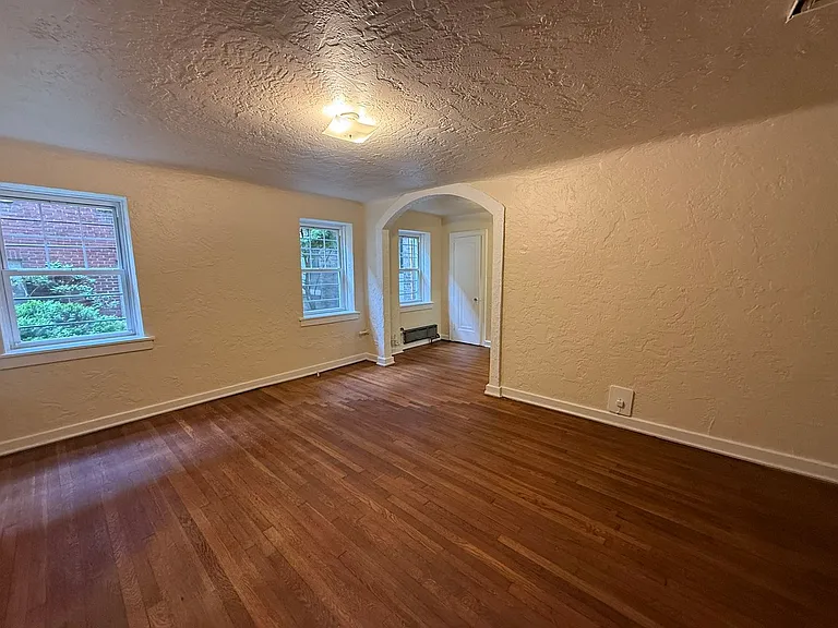 King Edward Annex Apartments — Photo 47
