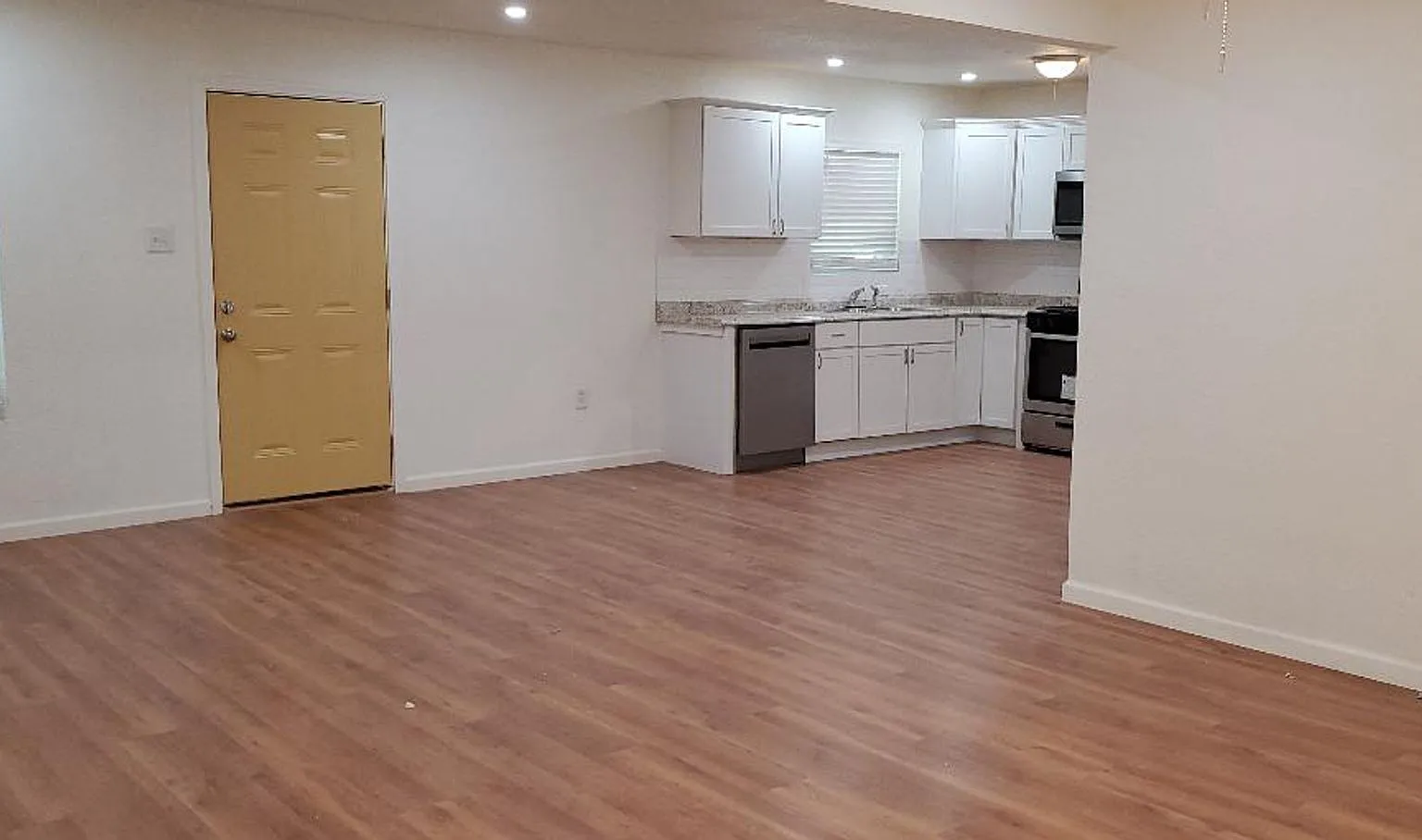Month to Month Lease only — Photo 3