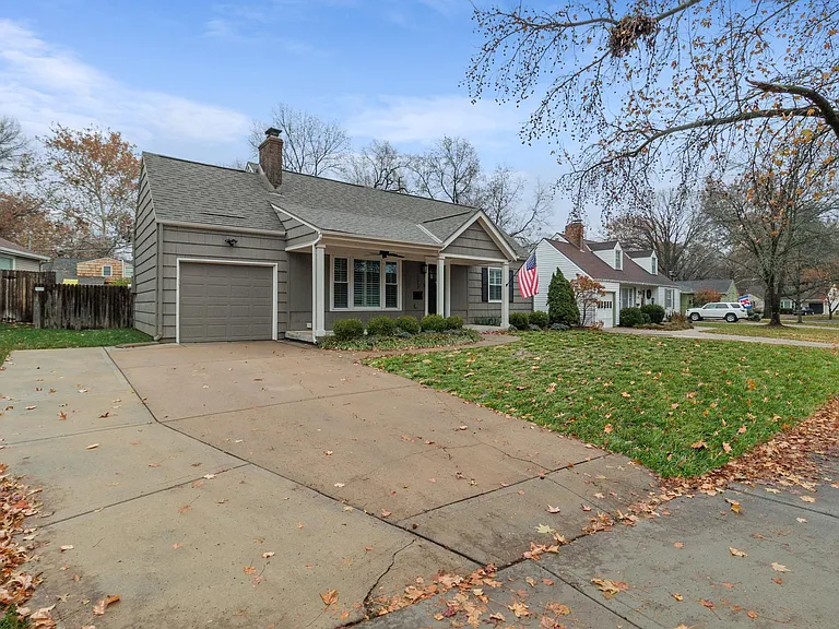 7343 Rosewood St — Photo 3
